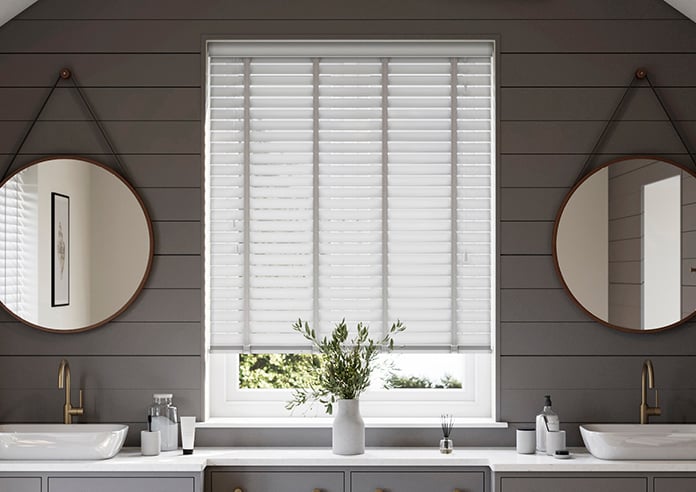 Ecowood Deluxe, Moonstone Grey Satin - Motorised Venetian Blind - Image 3